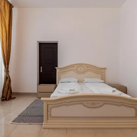 Lejlighed на площі ринок, 20