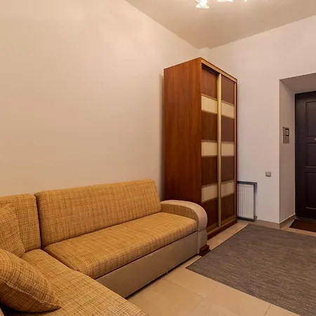 на площі ринок, 20