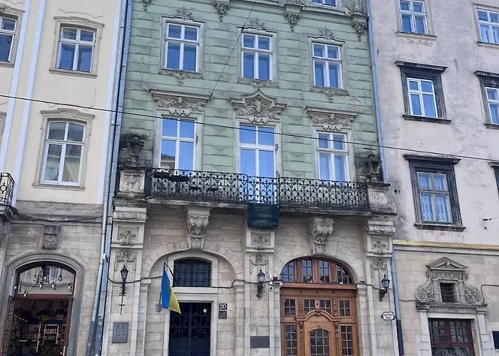 Apartamento на площі ринок, 20