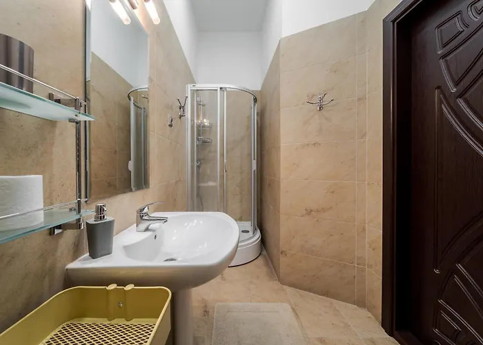 на площі ринок, 20 * Leópolis