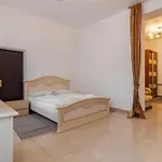 Apartament на площі ринок, 20 Lwów