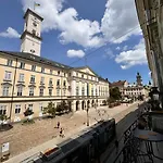 на площі ринок, 20 * Lwów