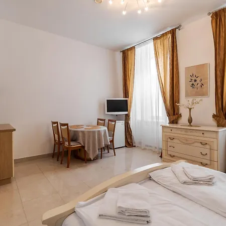 на площі ринок, 20 Apartament *